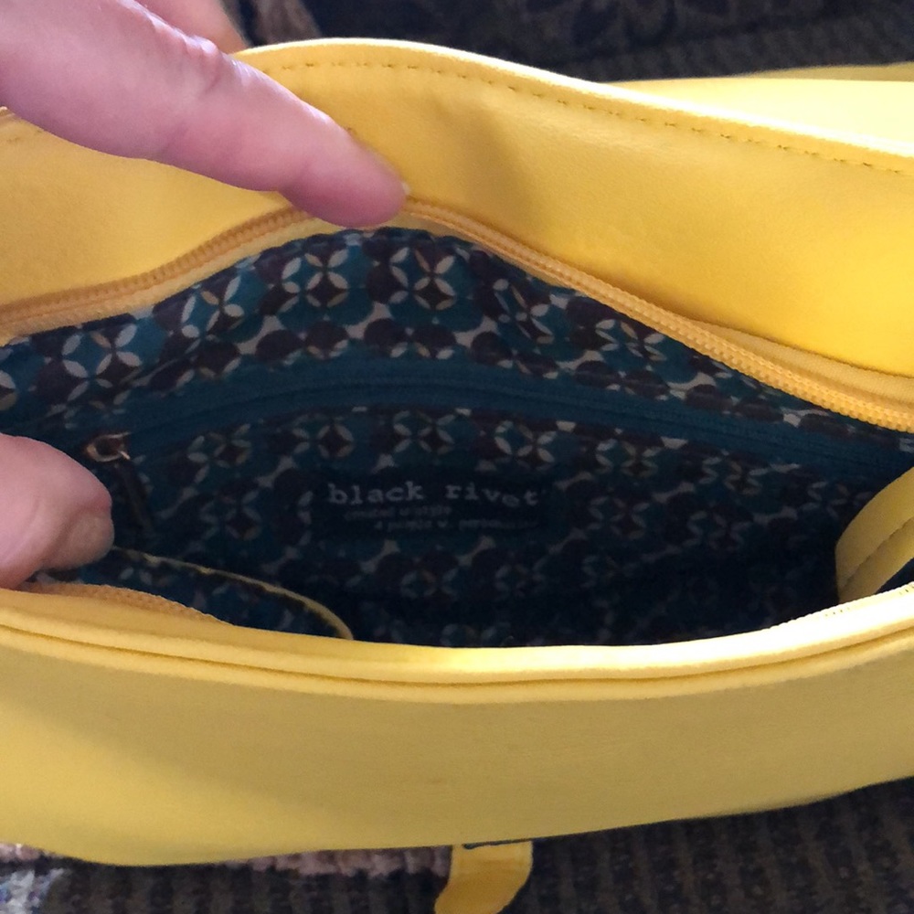 Springtime Yellow Handbag - Picture 3 of 8